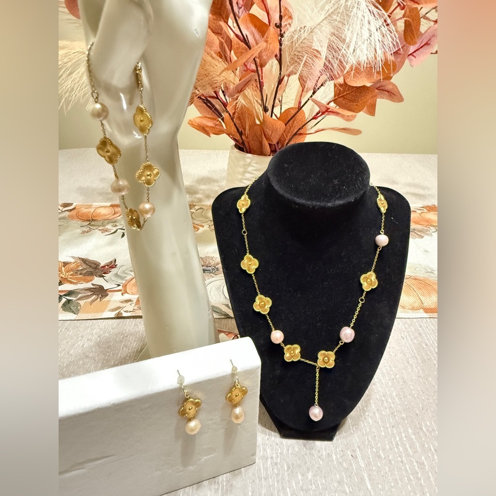 VCA inspired fresh water pearl set